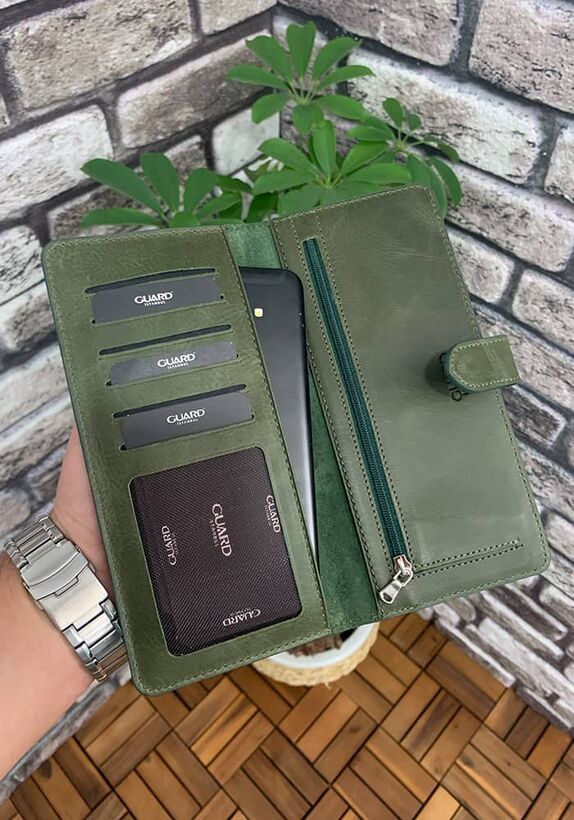 Guard Antique Leather Phone Wallet with Green Card and Money Slot