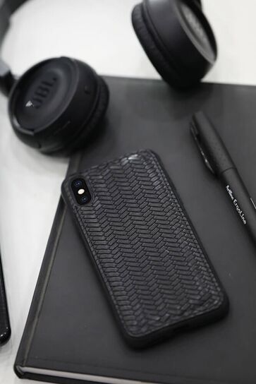 Guard - Guard Black Knit-Pattern Leather iPhone X / XS Case