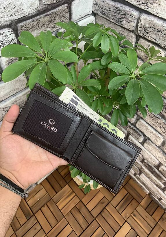 Guard Coin Compartment Horizontal Brown Leather Men's Wallet Guard Coin Compartment Horizontal Brown Leather Men's Wallet