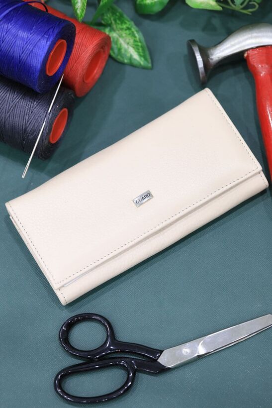 Guard Cream Leather Women's Wallet